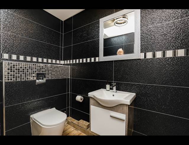 4 BEDROOM PENTHOUSE FOR SALE IN MORNINGSIDE